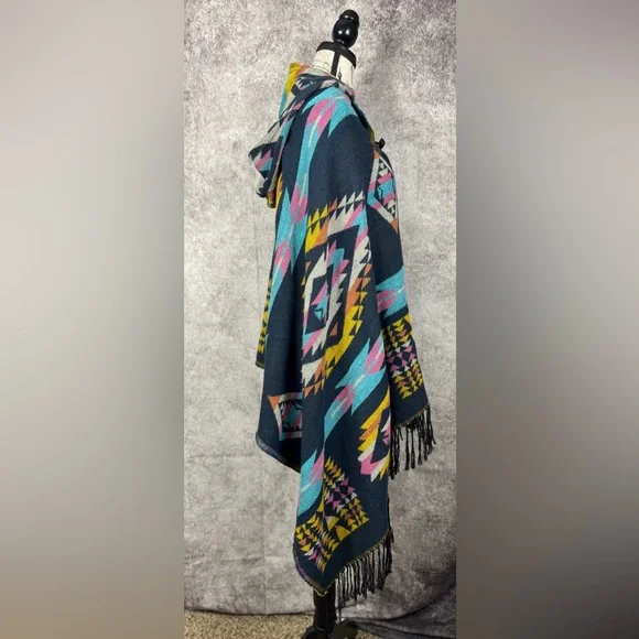 Southwestern Style Geometric Patterned Shawl/Button Closure Fringe Size OS - Picture 3 of 9